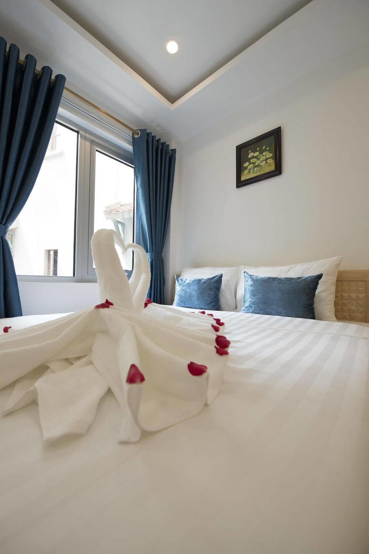Ha Noi Holiday Center Hotel